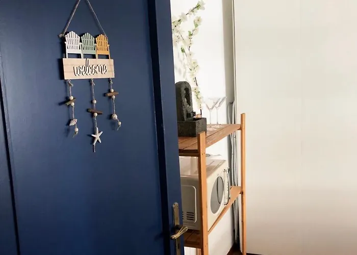 Pranayama Sea View Room- Shared Bathroom