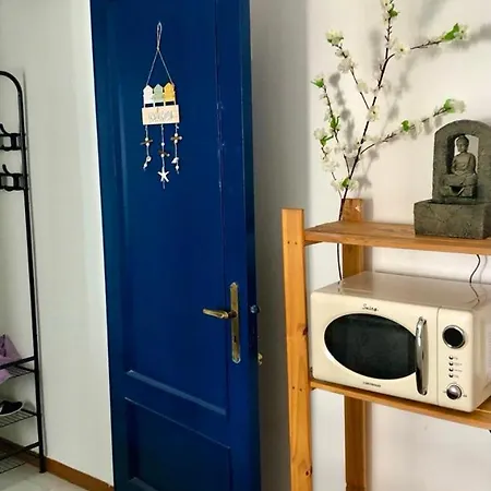 Pranayama Sea View Room- Shared Bathroom * בארי