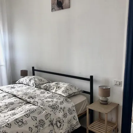 בית הארחה Pranayama Sea View Room- Shared Bathroom