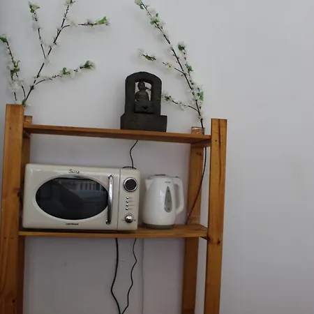 Pranayama Sea View Room- Shared Bathroom בית הארחה *