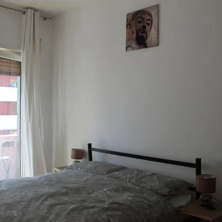 Pranayama Sea View Room- Shared Bathroom בית הארחה *